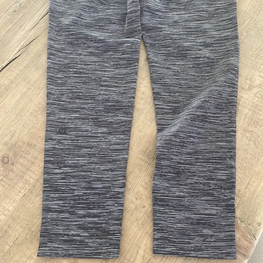 Lululemon pants - Picture 4 of 4